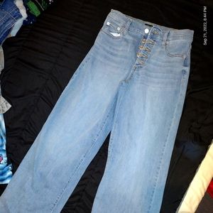 BANANA REPUBLIC BUTTON DOWNED BELL BOTTOM STYLE JEANS